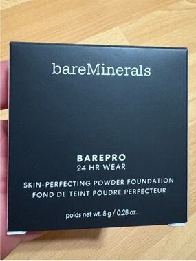 bareMinerals BAREPRO 24HR Wear Powder Foundation - LIGHT 20 WARM Brand New .